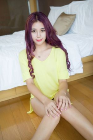 四个女学生的精油按摩